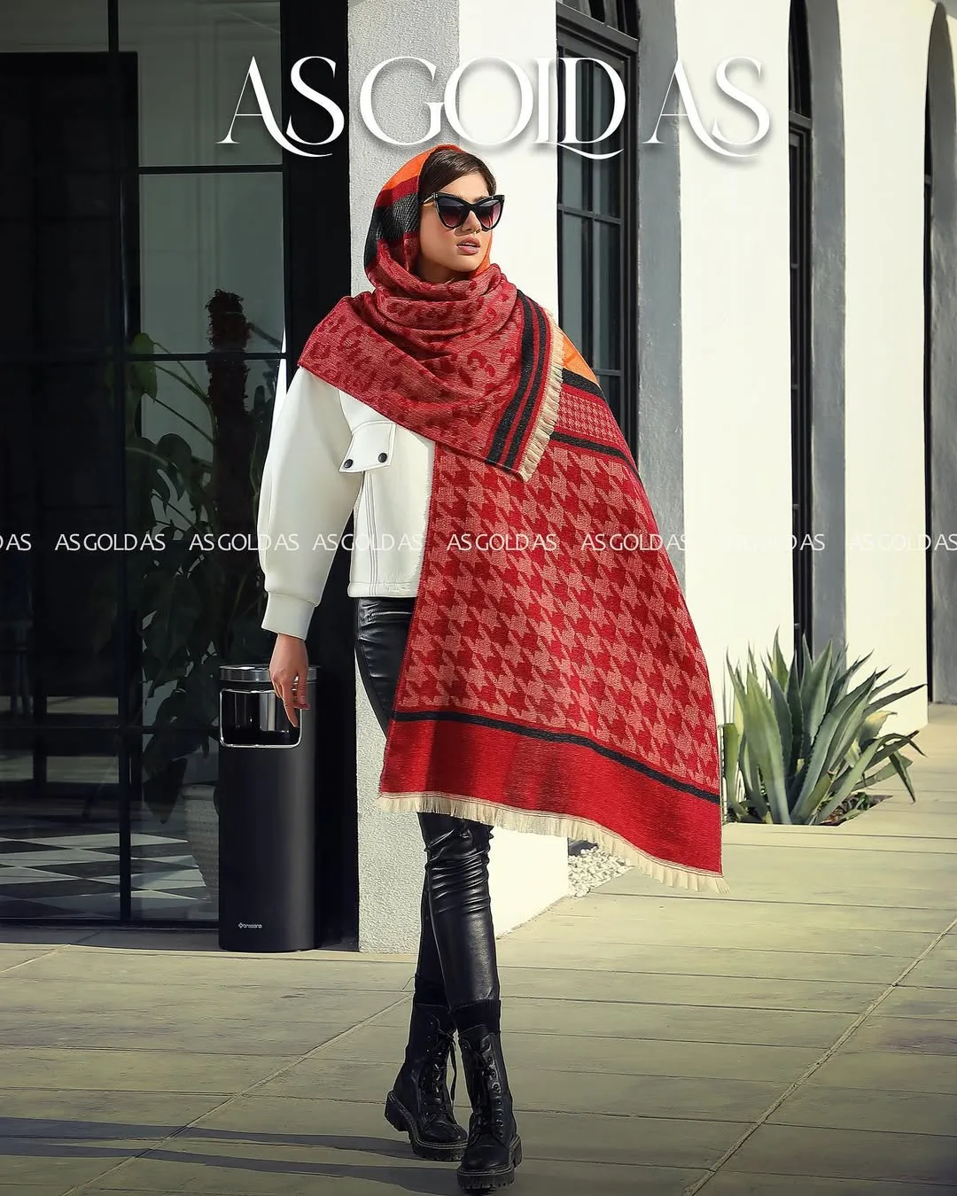 شال کد ۱۰۰۳۴، رنگ قرمز، نارنجی و مشکی، طرح هندسی، مستطیلی، بزرگ