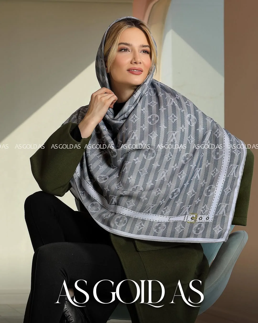 روسری سایز ۱۴۰ کد ۳۰۱۱، رنگ خاکستری، مربع