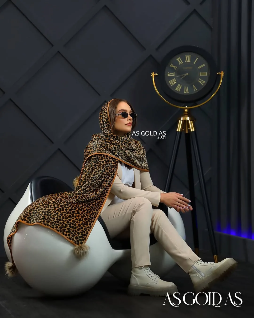 شال مخمل پلنگی کد ۱۰۰۴۵، رنگ قهوه ای، کرم و مشکی، بزرگ، مستطیلی