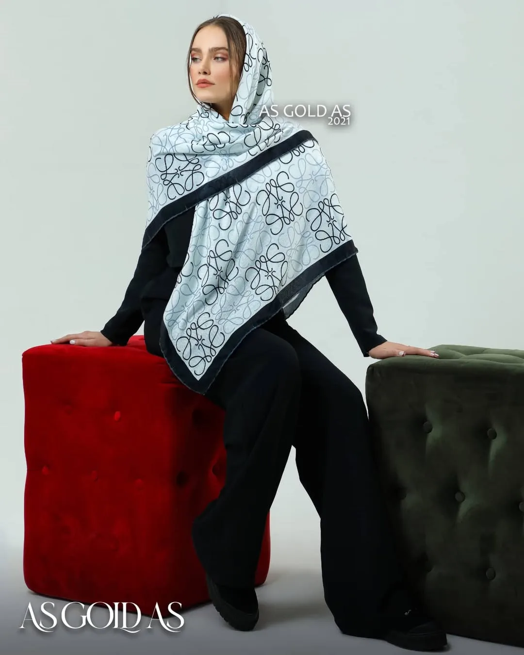 روسری سایز ۱۴۰ کد ۳۰۲۶ آسگلداس
