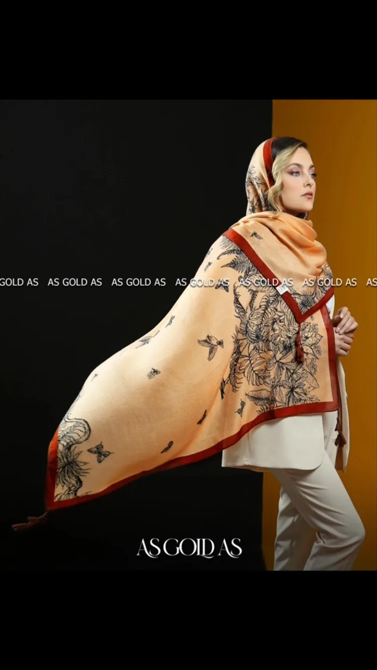 روسری زنانه، رنگ کرم، قرمز و مشکی، مربع، با منگوله