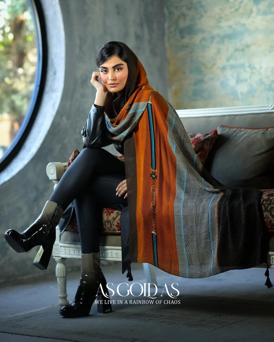 شال نخی کد ۱۰۱۰۵، رنگ نارنجی، خاکستری و قهوه‌ای، طرح هندسی، مستطیلی، بلند