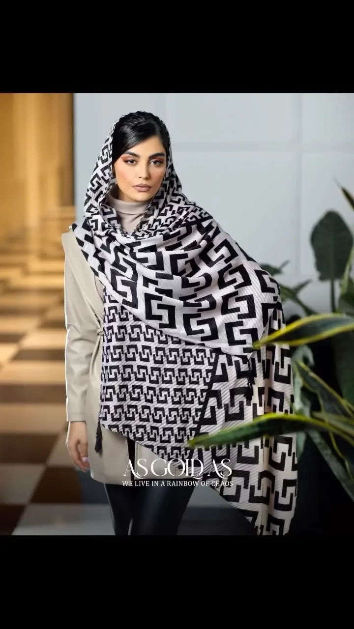 شال نخی کد ۱۰۱۰۵، رنگ سفید و مشکی، طرح هندسی، مستطیلی، بلند