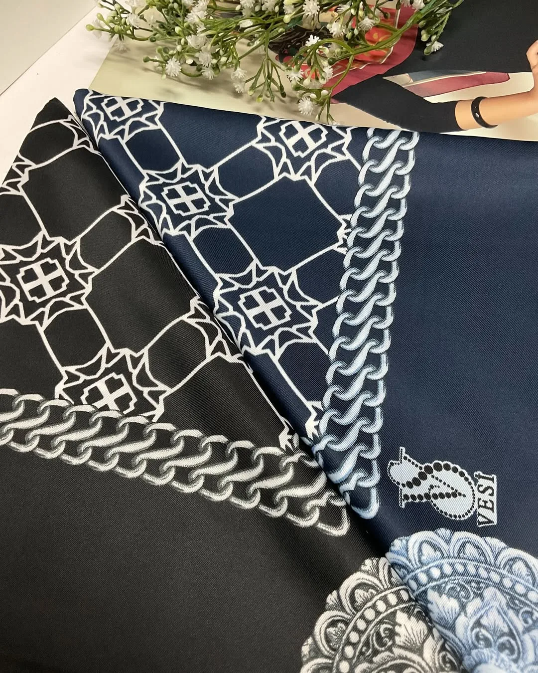 روسری ابریشم دورو ۱۲۰ — عکس ۵