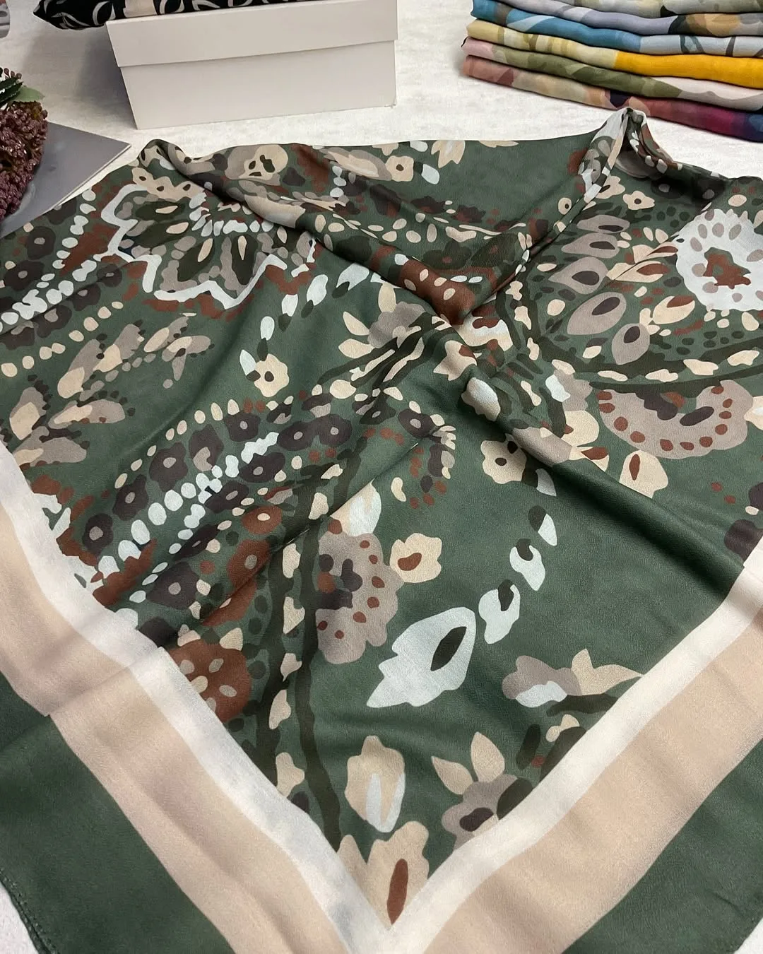 روسری ۱۲۰ — عکس ۲
