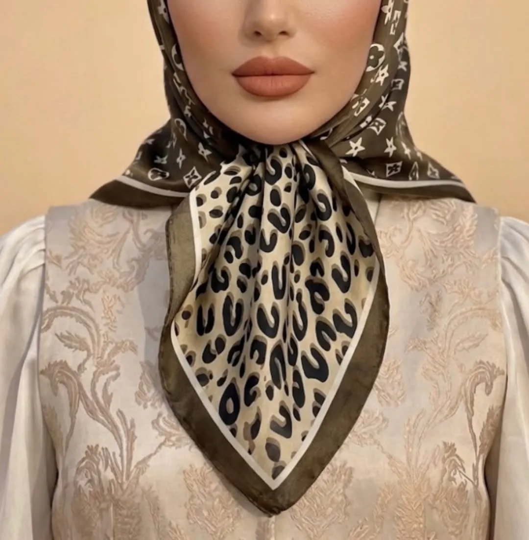 روسری ابریشم مامی قواره ۷۰ — عکس ۲