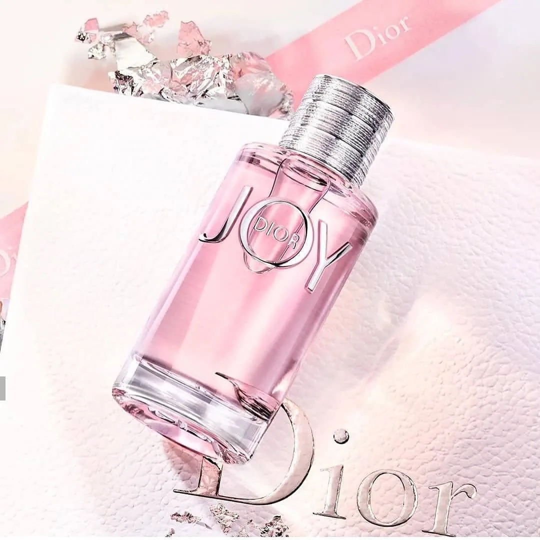 عطر جوی بای دیور ۱۰۰ میل، رنگ صورتی و نقره‌ای، جنس شیشه و فلز، بطری استوانه‌ای پمپی