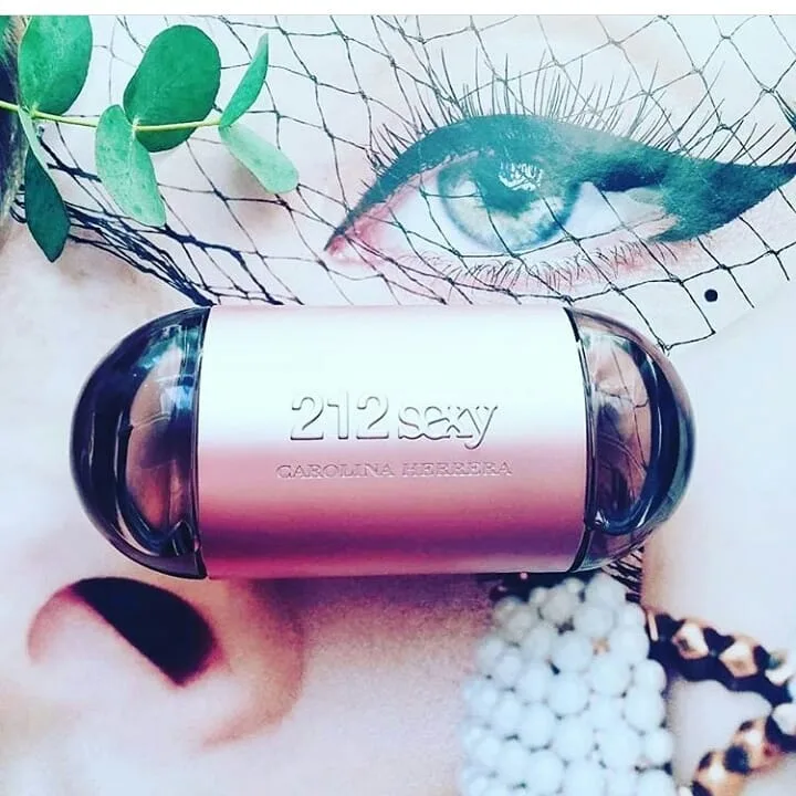 عطر زنانه کارولینا هررا ۲۱۲ سکسی