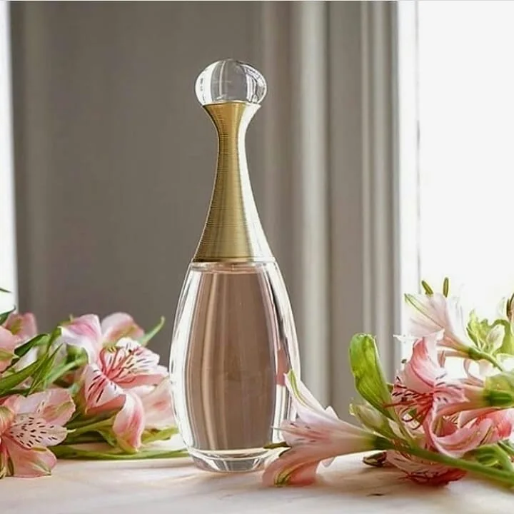 عطر زنانه دیور جادور