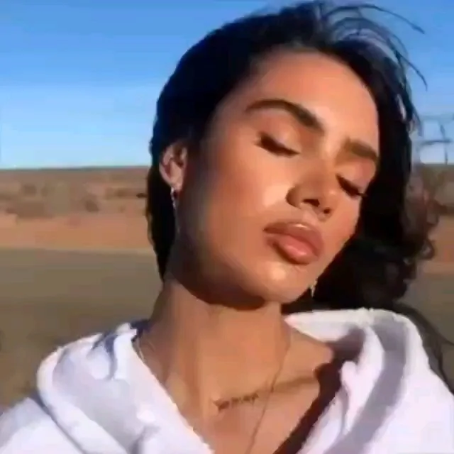 اسپری شیمر بدن و صورت — عکس ۴