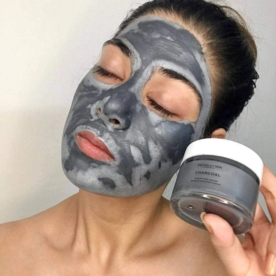 ماسک زغال تصفیه‌کننده روولوشن، رنگ خاکستری، کرمی