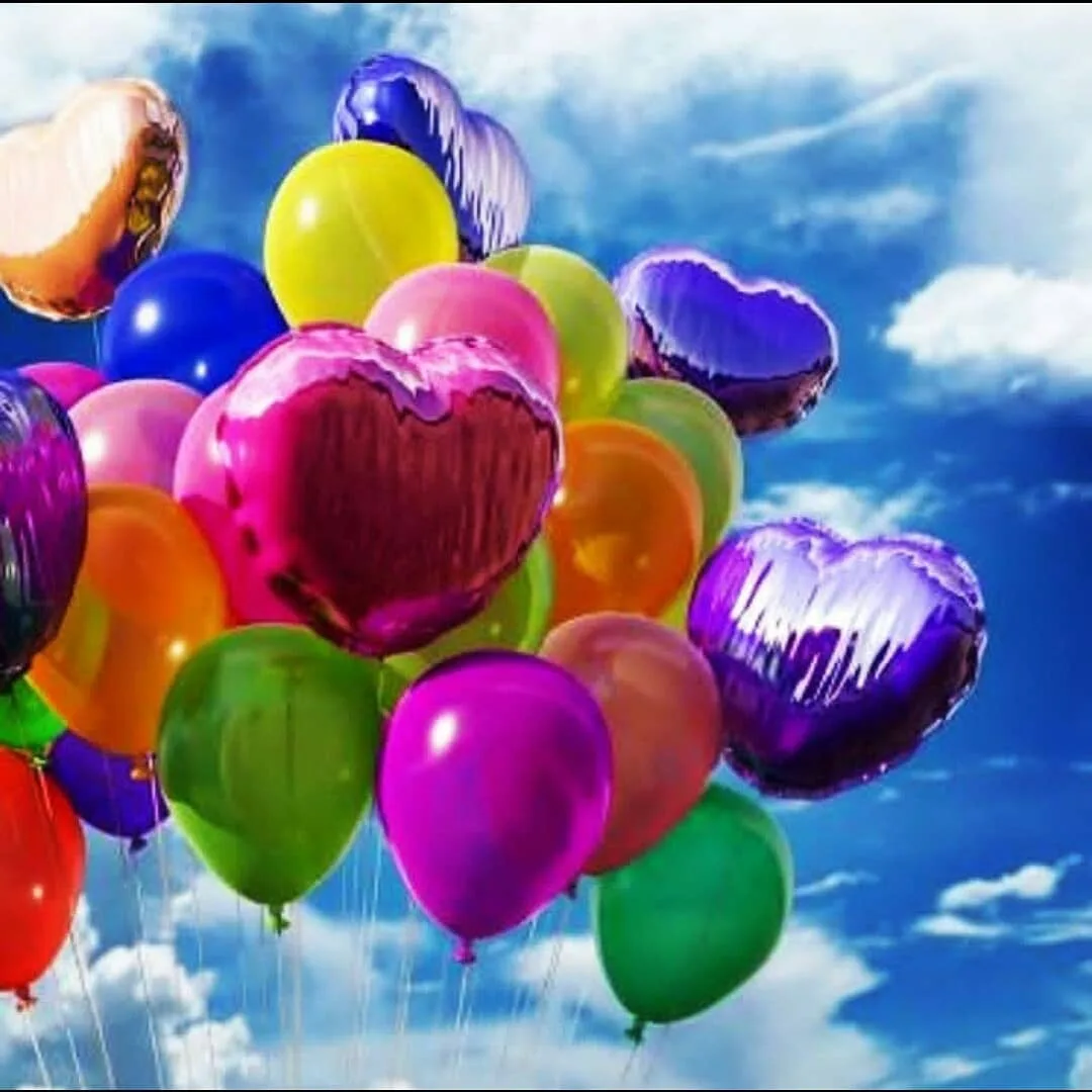 بادکنک هلیومی، رنگ رنگین‌کمان، جنس لاتکس و فویل، قلبی و گرد