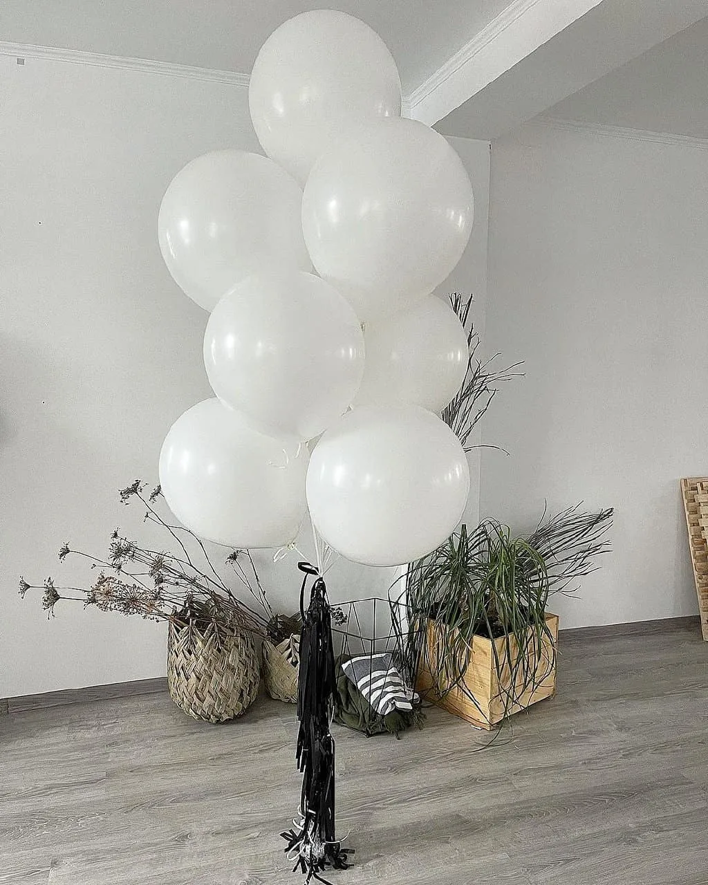 بادکنکآرایی تولد، رنگ سفید، جنس لاتکس، گرد
