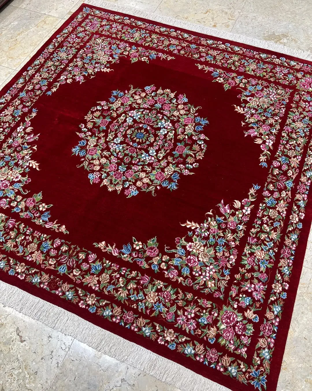 قالیچه مربع ۲ در ۲ لاکی دیبا