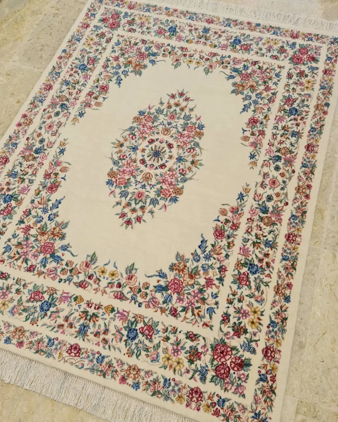 قالیچه سه متری کرم دیبا