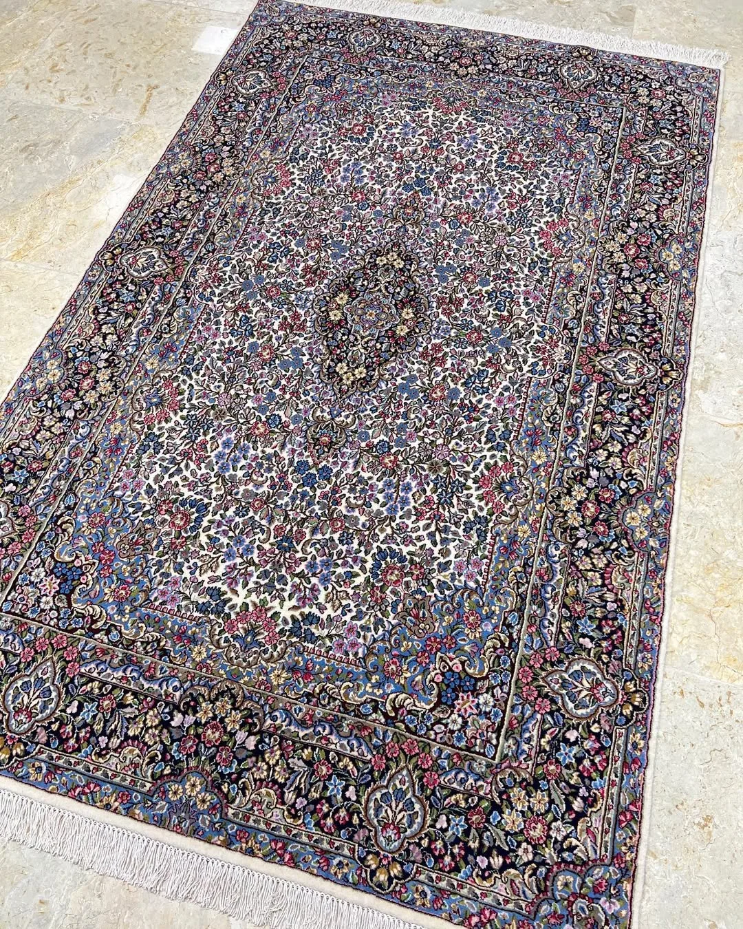 قالیچه ۱.۵ در ۲.۴ سرام گل ریز کرمان