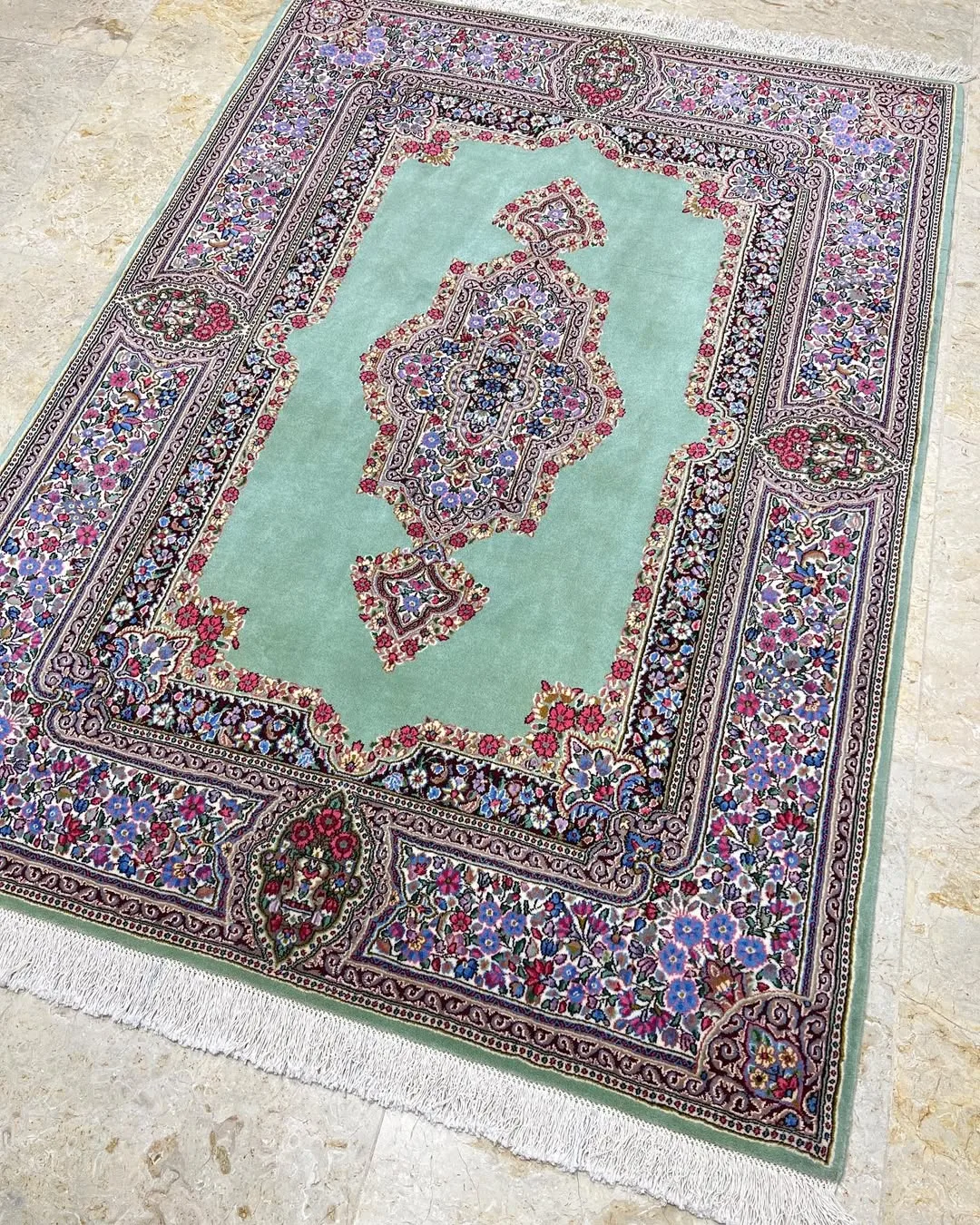 قالیچه سه متری سبز کف‌ساده کرمان