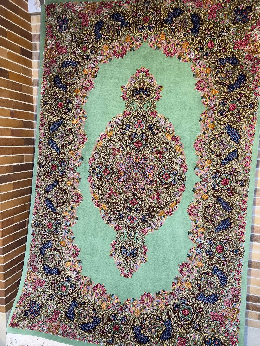 قالیچه چهار متری سبز خوشه‌انگوری کرمان