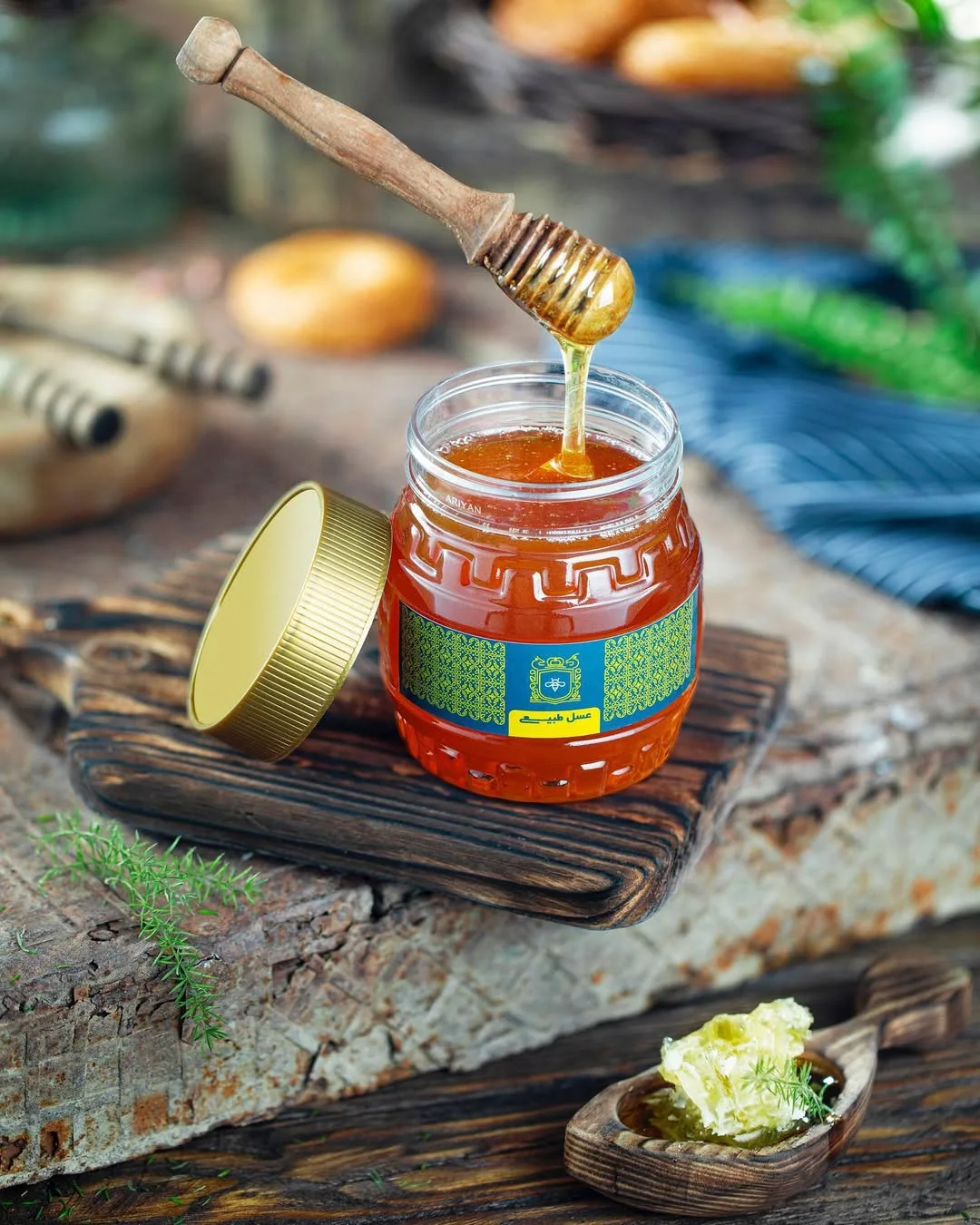 عسل طبیعی، رنگ طلایی و نارنجی، جنس شیشه، شیشه مربایی
