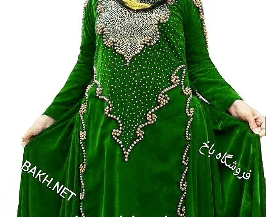 پیراهن محلی زنانه مدل ۱۴۸، رنگ سبز، سفید و طلایی، جنس مخمل، طرح گلدوزی، بلند، آستین‌بلند، گشاد