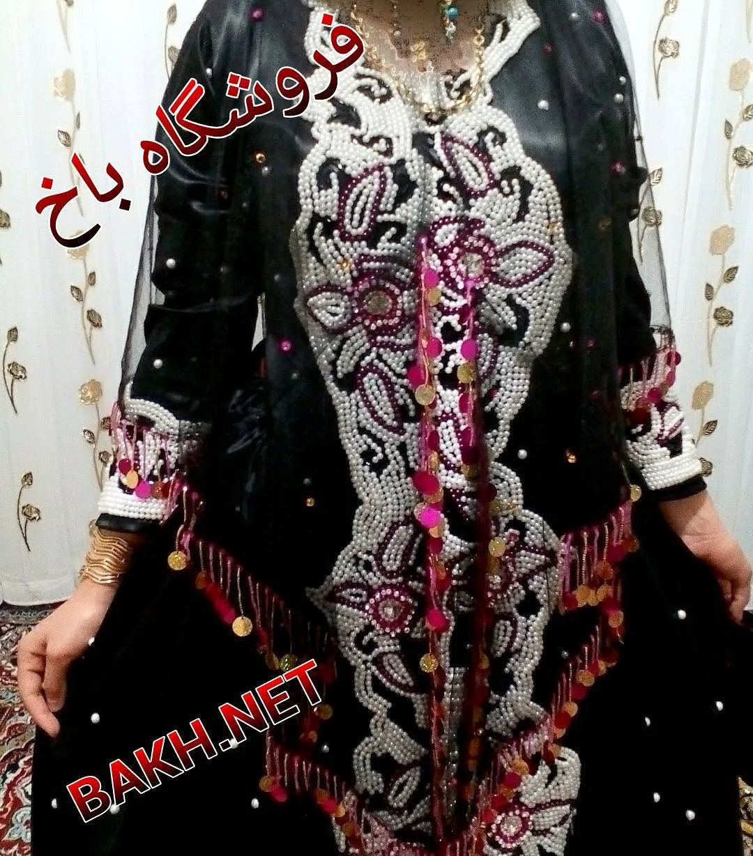 ست لباس محلی مرواریددوزی مدل ۱۷۶، رنگ مشکی، سفید و صورتی، جنس مخمل و توری، طرح گلدوزی، بلند، آستین بلند، گشاد