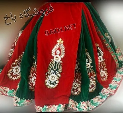 دامن محلی مدل ۱۳۱، رنگ قرمز و سبز، جنس مخمل، طرح گلدوزی، دامن چین‌دار سنتی