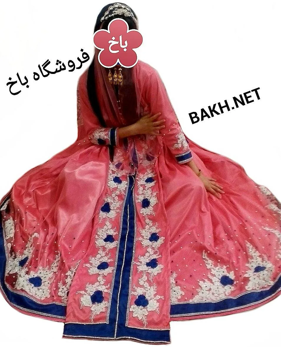 ست لباس محلی تور دست‌دوز، رنگ صورتی، آبی و سفید، جنس ساتن، طرح گلدوزی، بلند، گشاد، آستین بلند