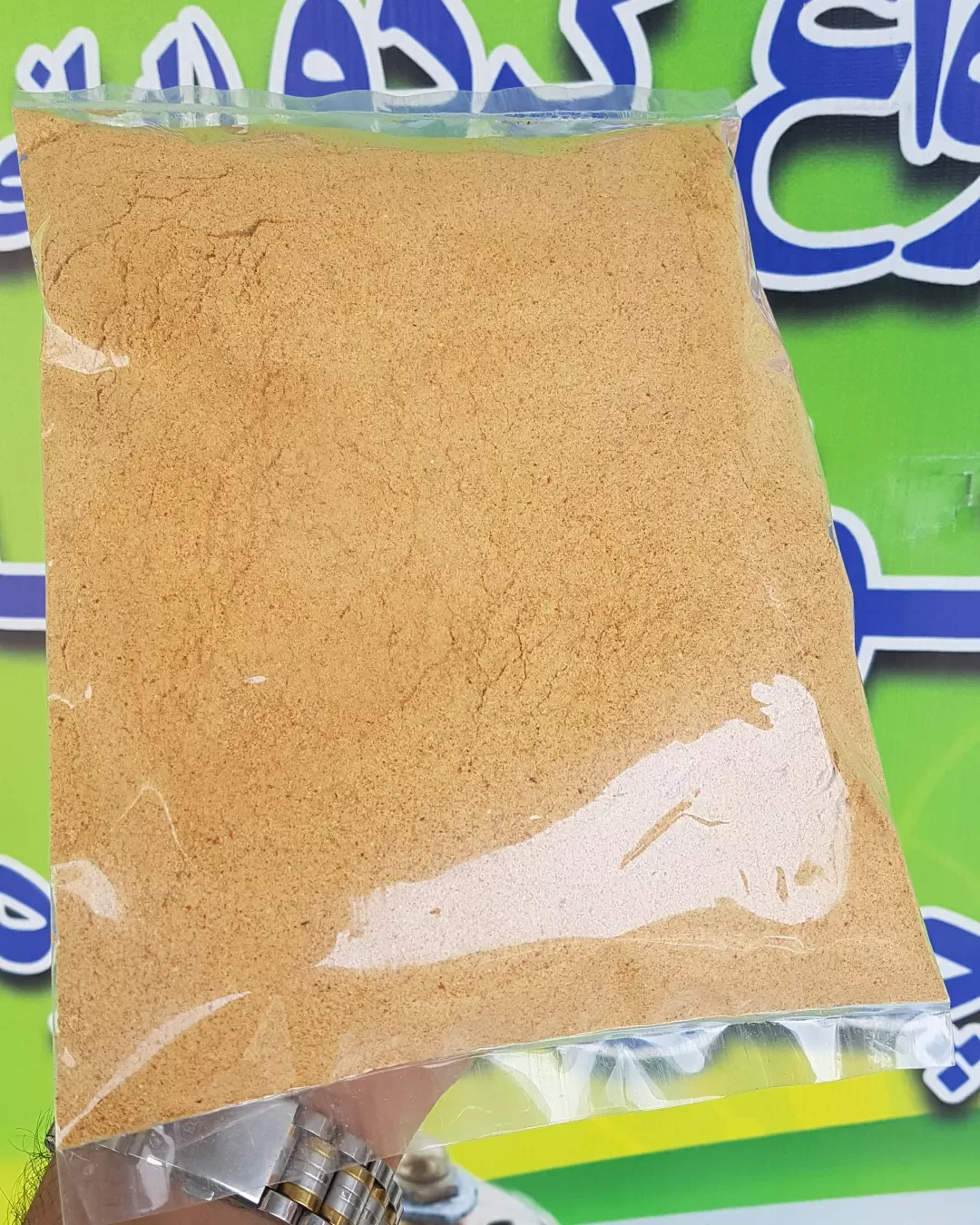 ادویه همبرگر، رنگ قهوه‌ای روشن، پودر