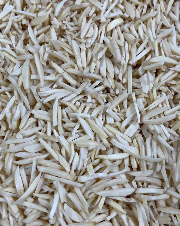 خلال بادام درختی درشت — عکس ۳