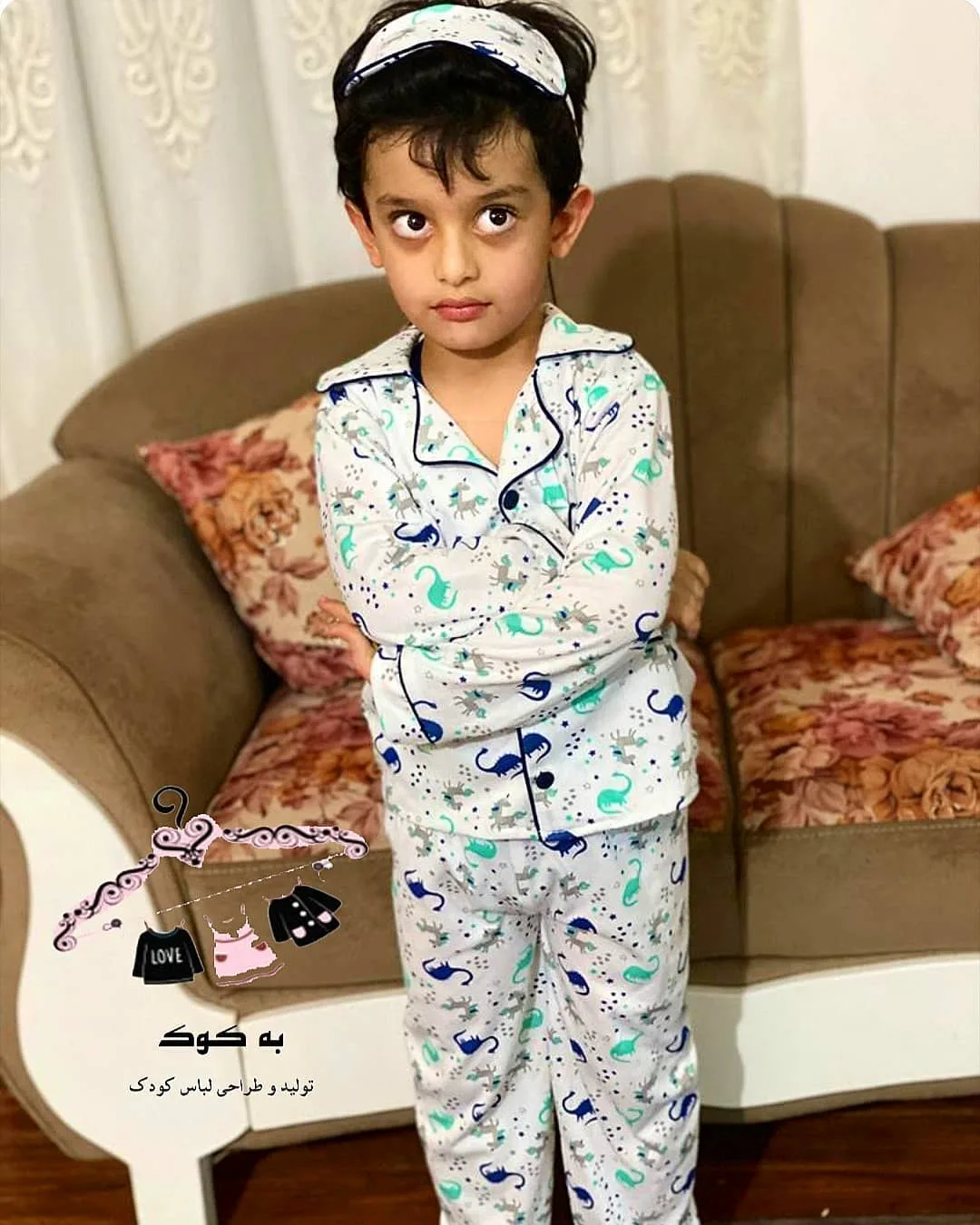 ست لباس راحتی طرح دایناسور، رنگ سفید، آبی و سبز، طرح طرح حیوانی، آستین بلند، یقه دار، گشاد