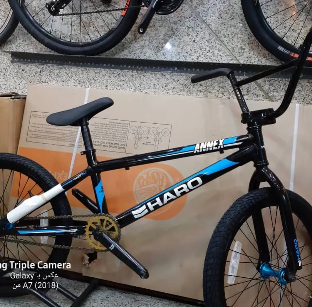 دوچرخه BMX مدل ریس هارو، رنگ مشکی و آبی، جنس فلز و پلاستیک، بی‌ام‌ایکس