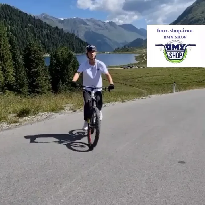 دوچرخه BMX، رنگ سفید و سیاه