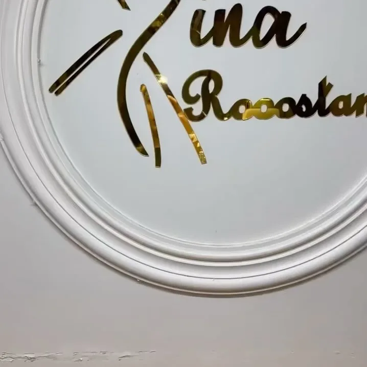 لباس عروس جواهردوزی شده، رنگ سفید، جنس توری و ساتن، طرح گلدوزی، تک‌شانه، جذب، بلند