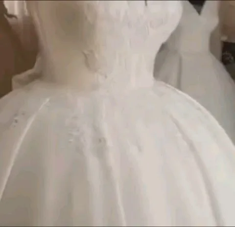 لباس عروس ساتن ترک مزون دوز، رنگ سفید، بلند، یقه قلبی، بند نازک، پفدار