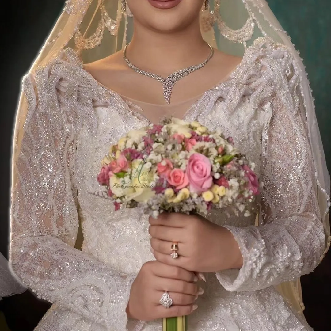 لباس عروس شاین سرمه‌دوزی — رنگ سفید — نمای جزئیات — سرمه‌دوزی — عکس ۴