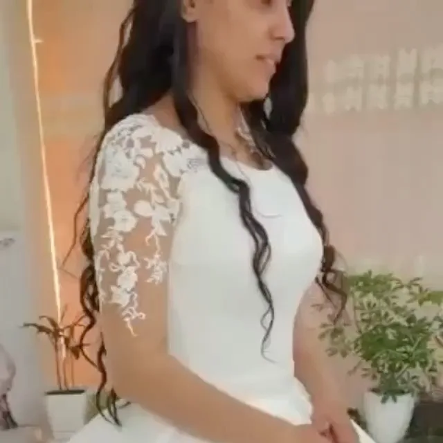 لباس عروس ساتن پفدار سایز ۳۸، رنگ سفید و مشکی، جنس تور، طرح گلدار و گلدوزی، بلند، آستین بلند، جذب