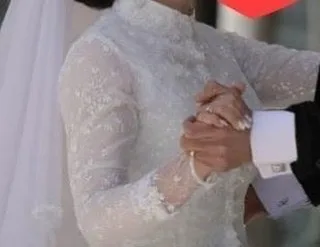 لباس عروس پارچه زونیکس با کت — رنگ سفید — نمای جزئیات — کت ست — عکس ۹