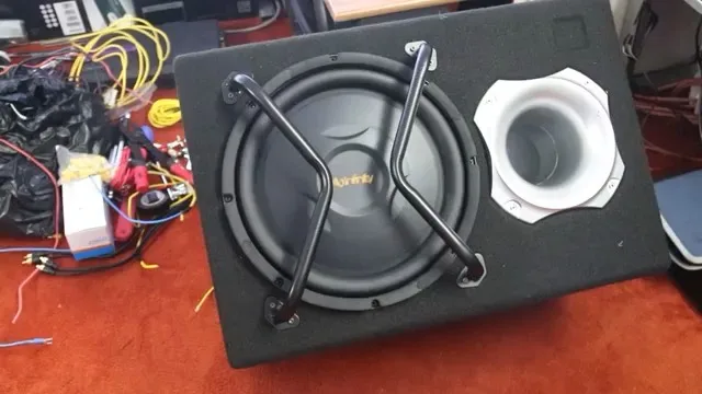 ساب ووفر تخت اینفینیتی Reference 1200S، رنگ مشکی، جنس فلز و چوب، تک ساب در باکس
