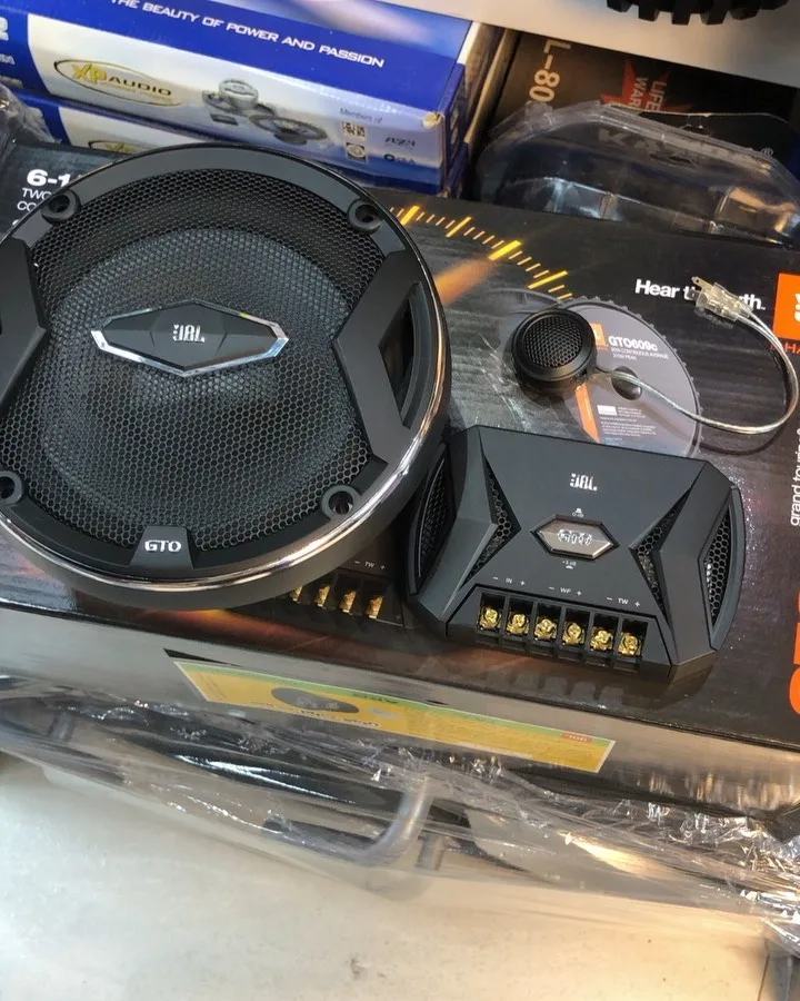 کامپوننت خودرو GTO 609c JBL، رنگ مشکی، جنس فلز و پلاستیک، دایره‌ای و مستطیلی
