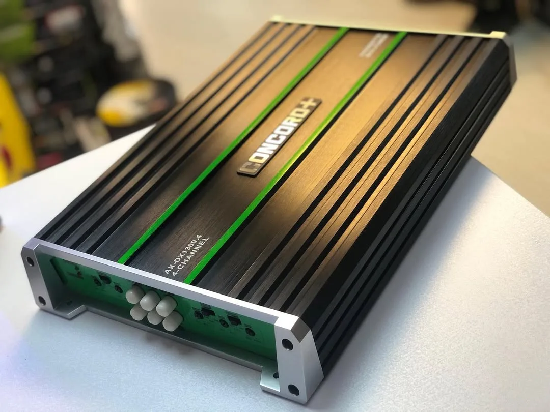 آمپلی‌فایر ۴ کانال AX-DX 1300.4 کنکورد پلاس، رنگ مشکی، سبز و نقره‌ای، جنس فلز، مستطیلی