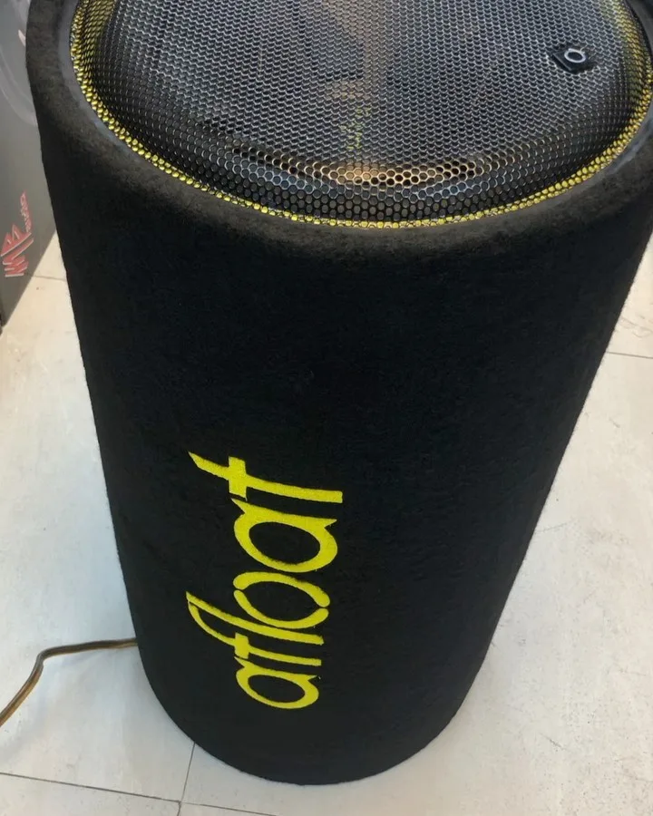 ساب باکس ۱۲ اینچ مدل BA-1400T افروت، رنگ مشکی و زرد، جنس پارچه و فلز، استوانه‌ای