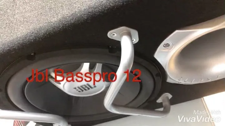 ساب باکس اکتیو Basspro 12 JBL، رنگ سیاه و نقره‌ای، جنس پارچه و فلز، جعبه‌ای، خودرویی