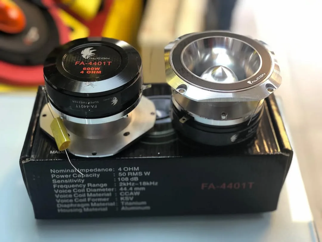 سوپرتیوتر ۴.۴ اینچ FA-4401T فالکون