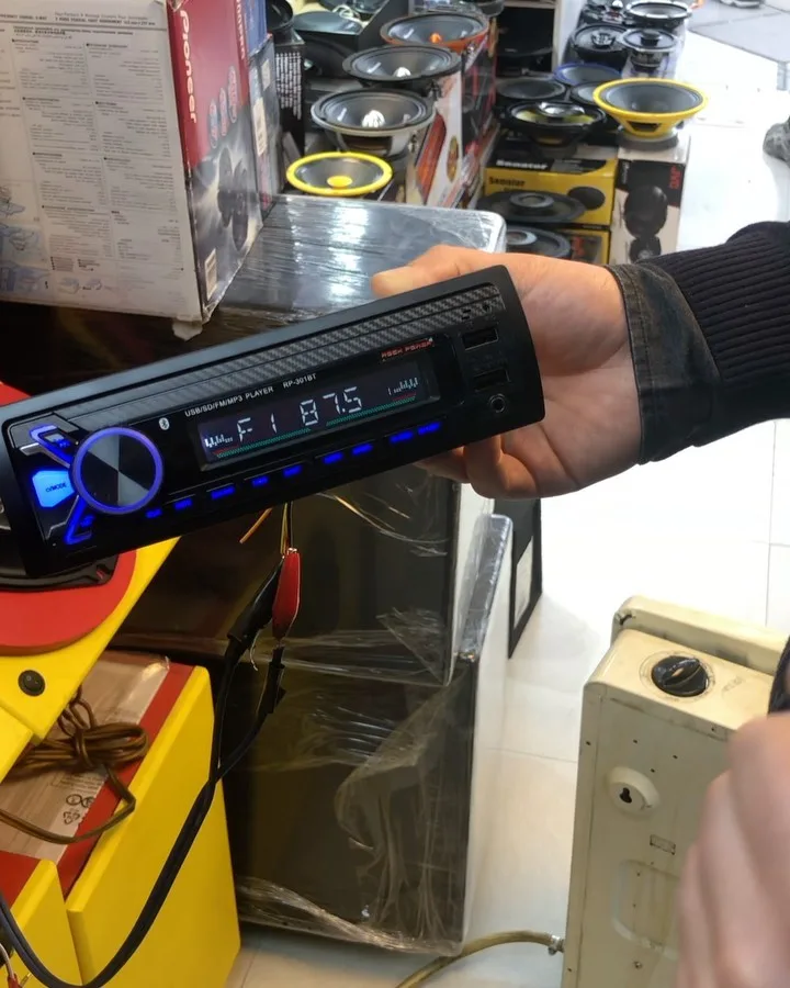 پخش خودرو RP-301 BT، رنگ سیاه و آبی، جنس پلاستیک و فلز، مستطیلی