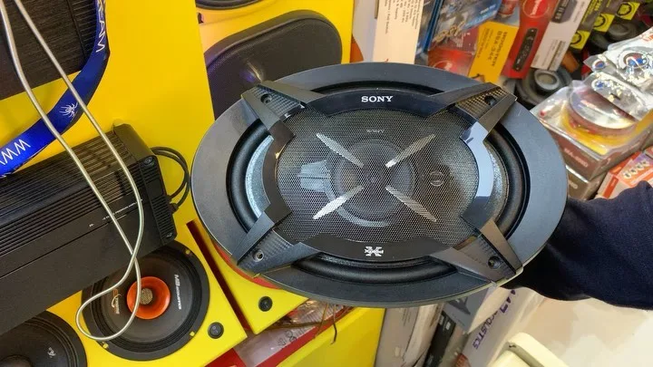 باند بیضی خودرو XS-FB6930 سونی، رنگ مشکی، جنس فلز و پلاستیک، دایره‌ای