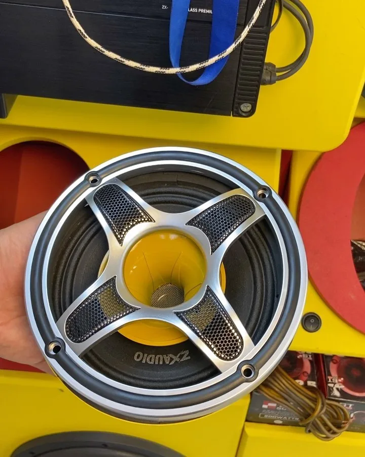 بلندگو فولرنج ۶.۵ اینچ zx audio، رنگ نقره ای، زرد و مشکی، جنس فلز و پلاستیک، گرد، توری دار