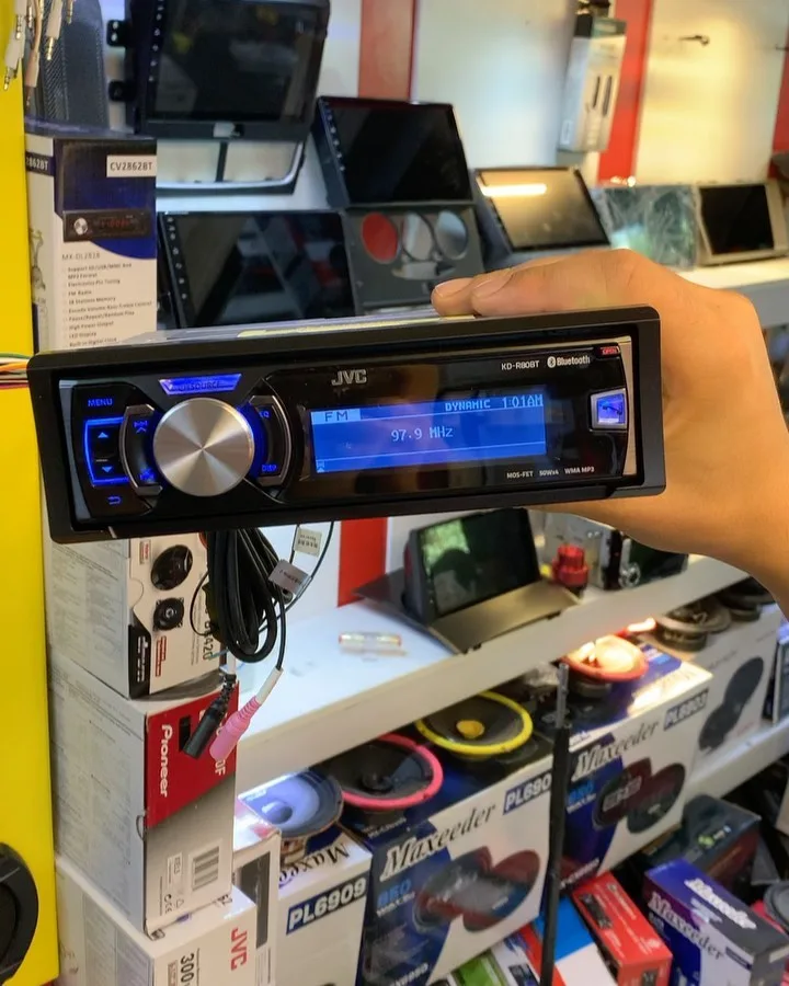 رادیو پخش ماشین مدل KD-R80BT، رنگ مشکی و آبی، جنس پلاستیک و فلز، تک‌دین