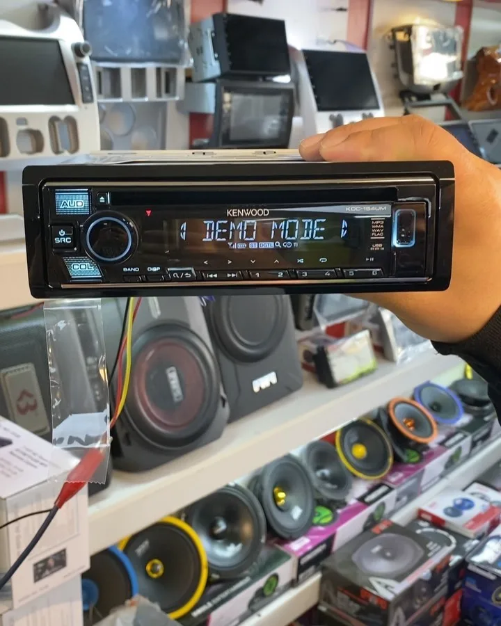 ضبط ماشین مدل KDC-154UM، رنگ مشکی، جنس پلاستیک و فلز، تک‌دین، دیجیتال