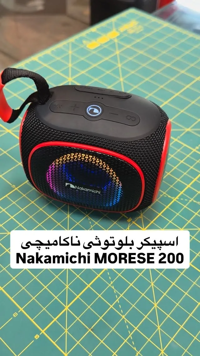 اسپیکر بلوتوثی ناکامیچی MORESE 200، رنگ مشکی و قرمز، جنس پلاستیک و پارچه، کوچک، مستطیلی