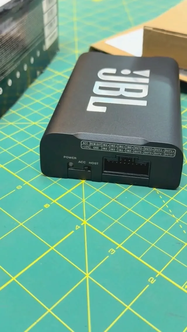آمپلی پروسسور JBL 1004، رنگ سیاه، جنس پلاستیک، مستطیلی کوچک